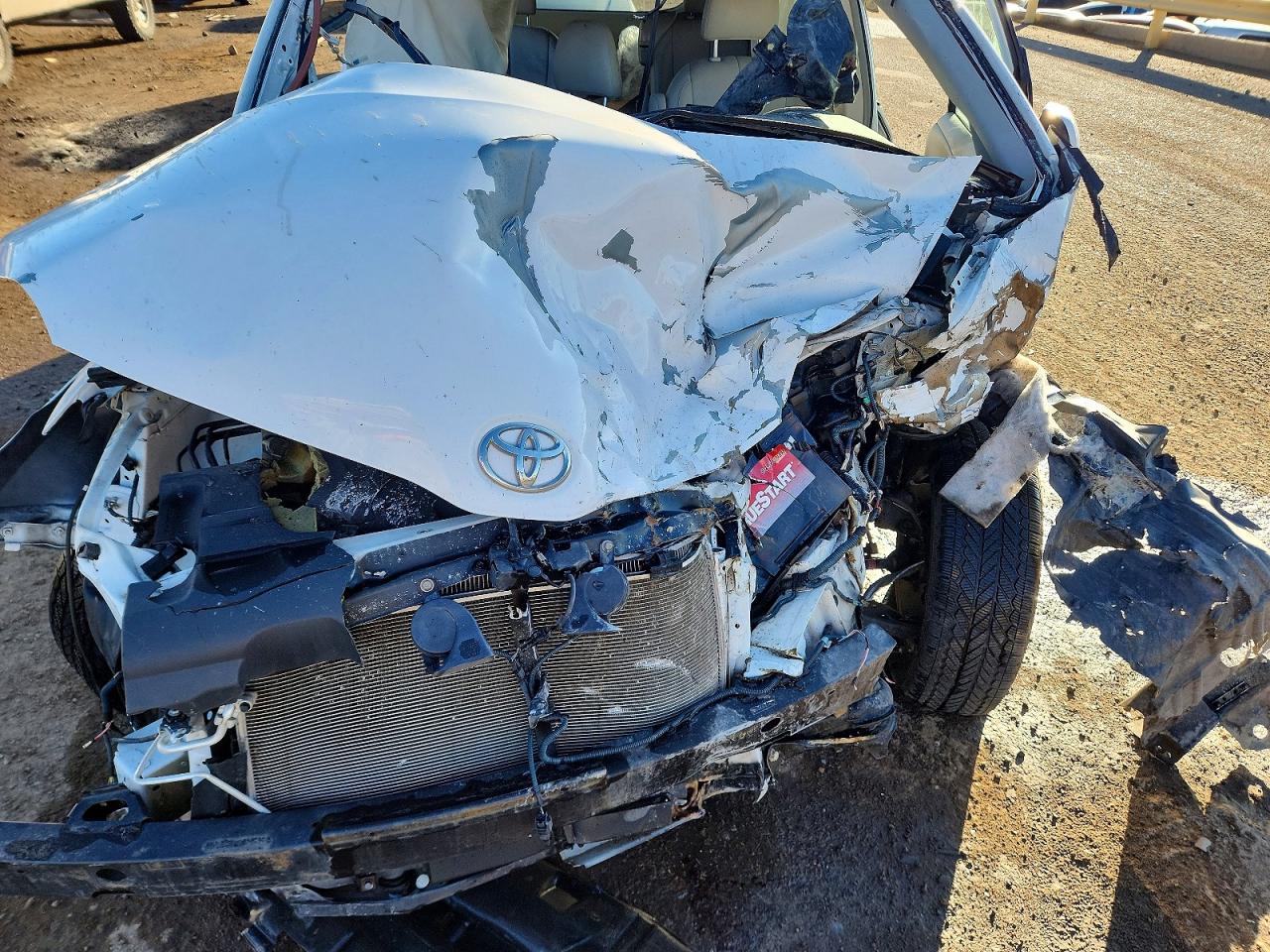 2014 TOYOTA SIENNA XLE photo 12