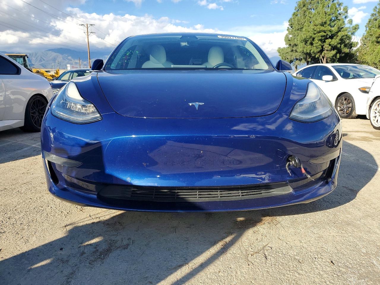 2018 TESLA MODEL 3 photo 5
