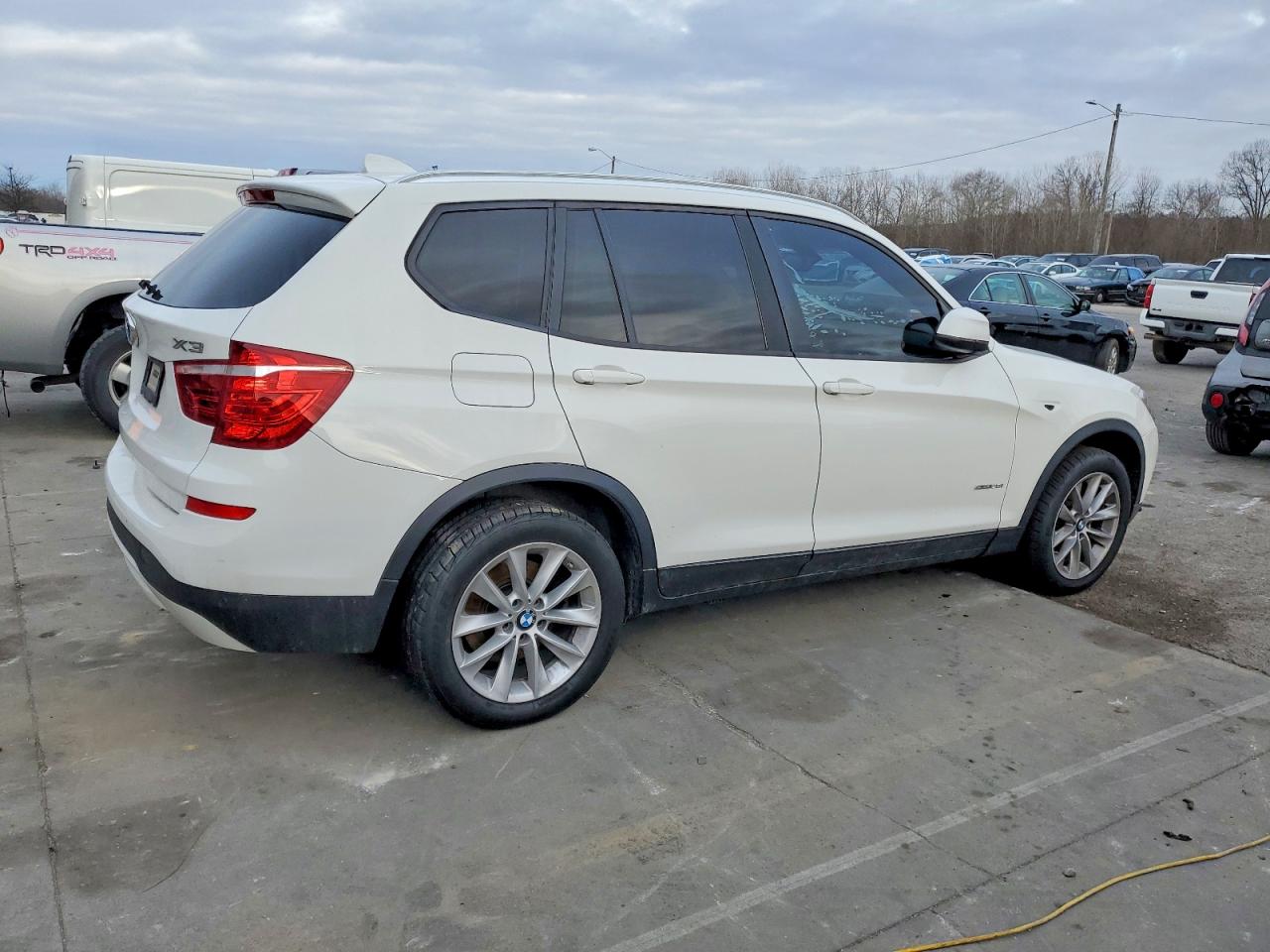2015 BMW X3 SDRIVE28I photo 3