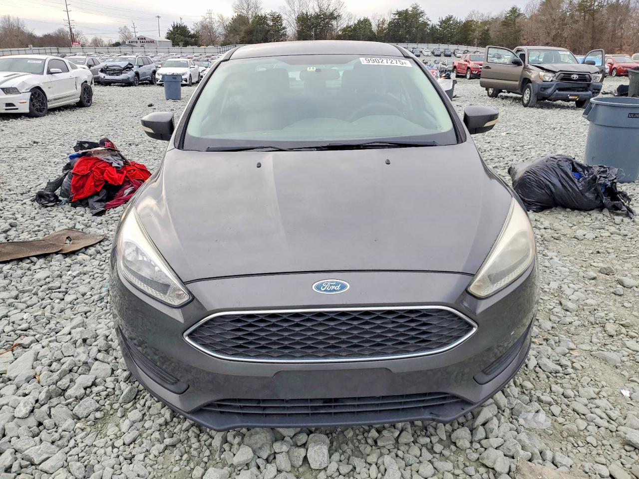 2017 FORD FOCUS SE photo 5