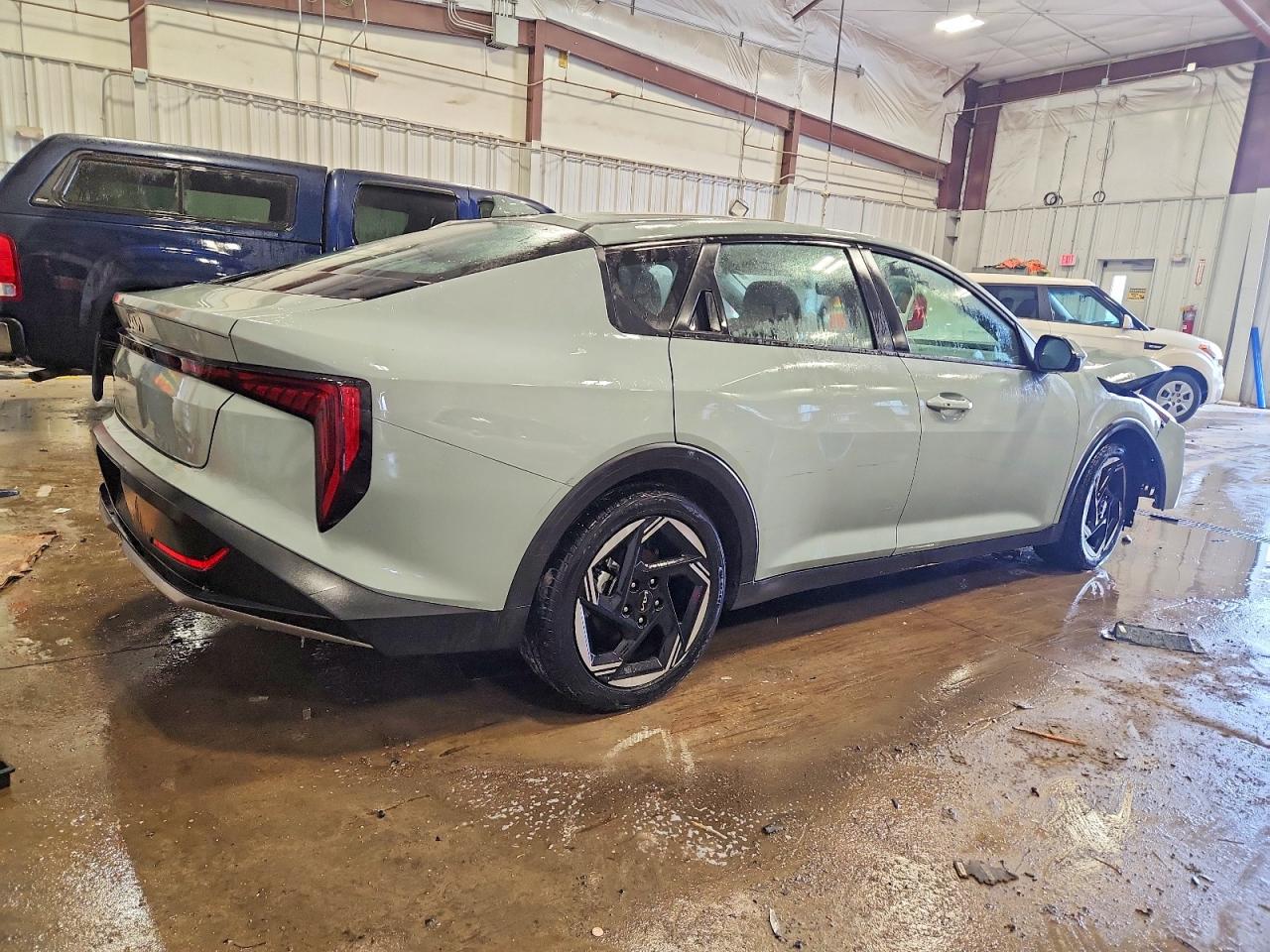 2025 KIA K4 EX photo 3