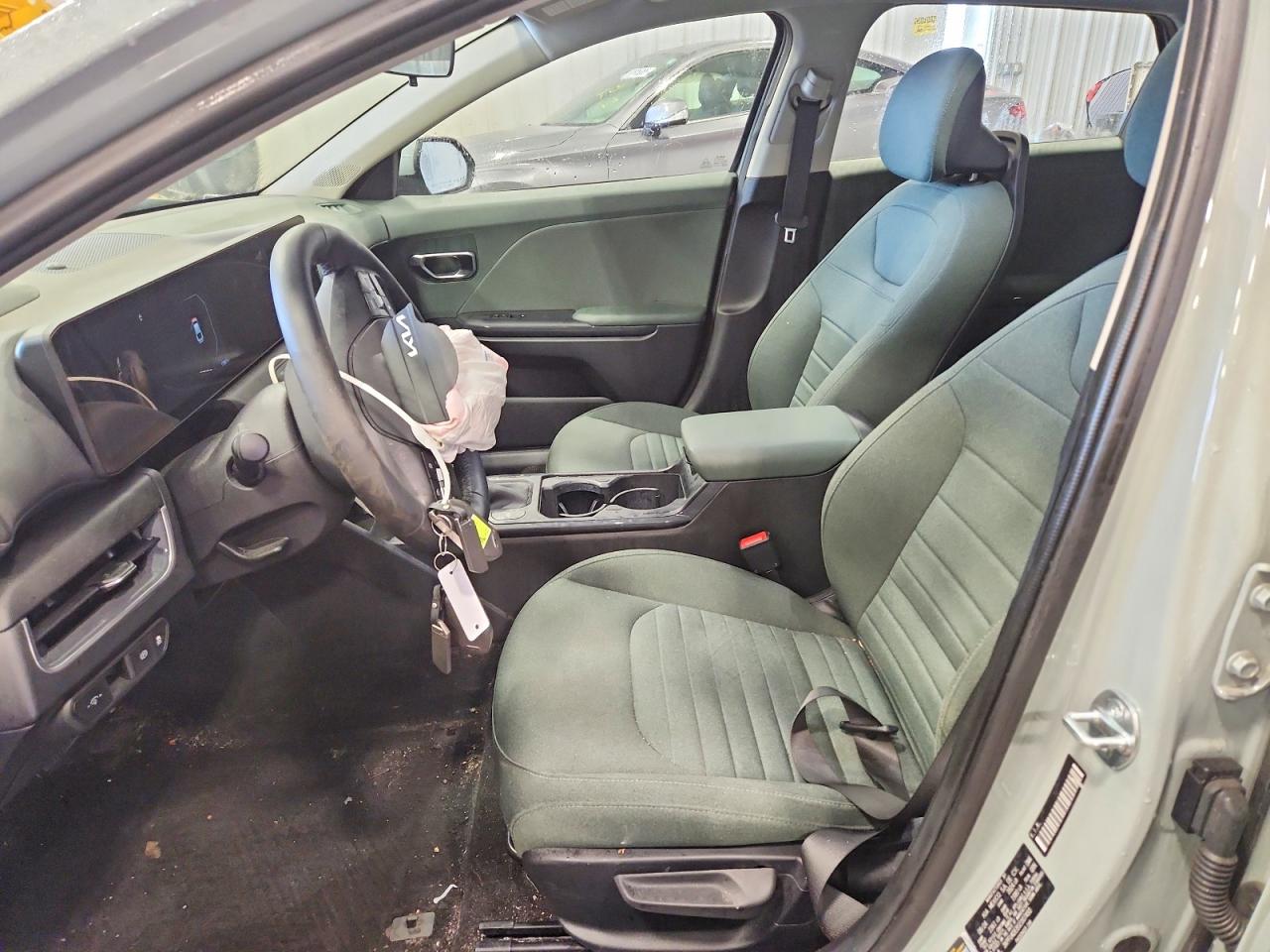 2025 KIA K4 EX photo 7