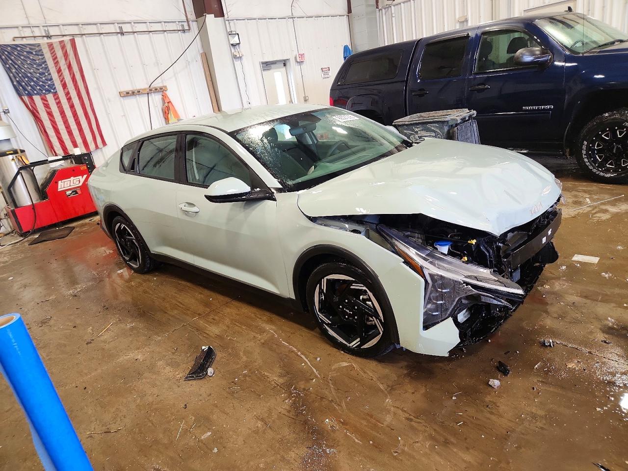 2025 KIA K4 EX photo 4