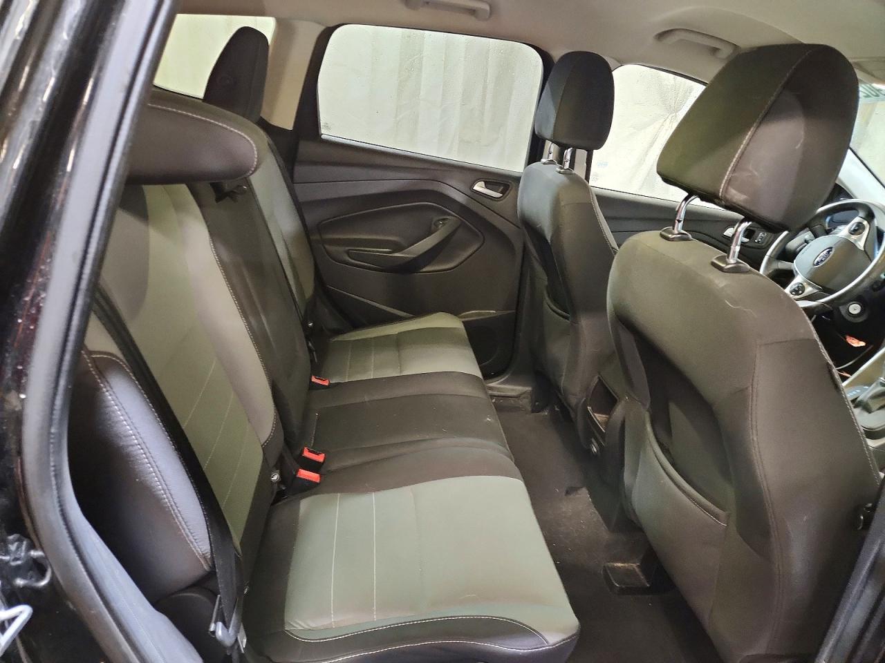 2016 FORD ESCAPE SE photo 10