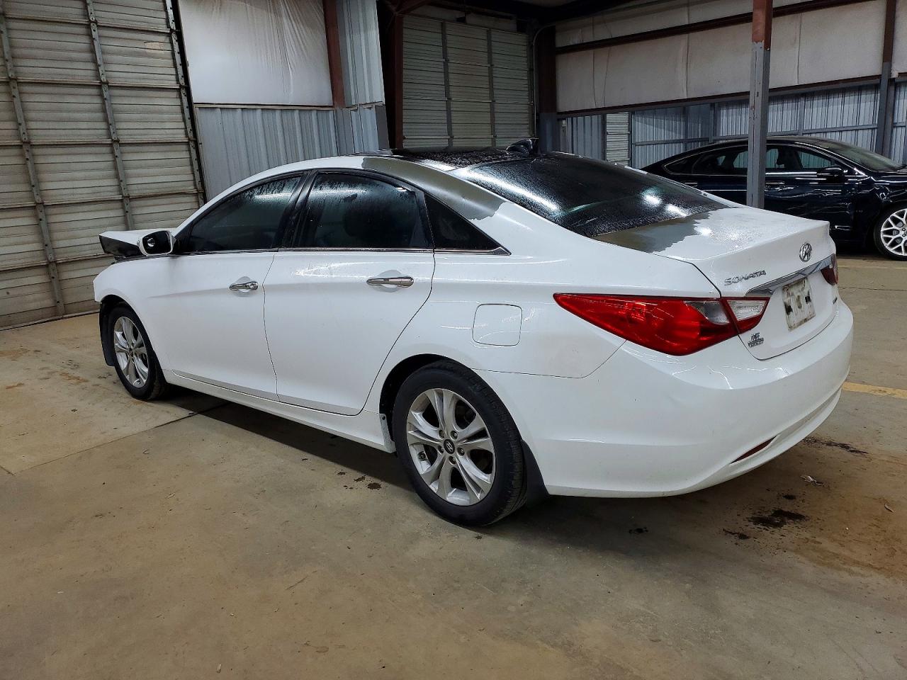 2013 HYUNDAI SONATA SE photo 2