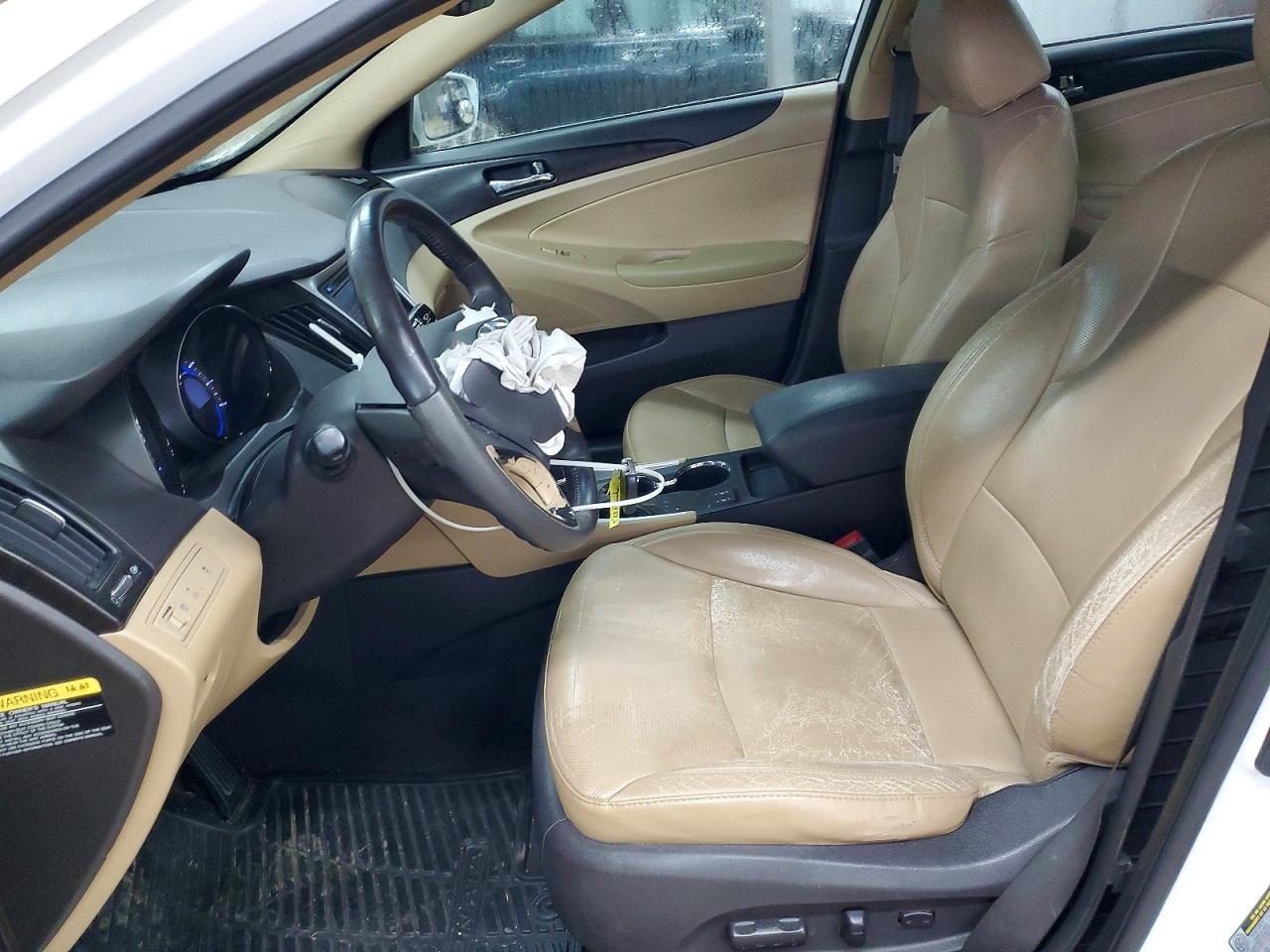 2013 HYUNDAI SONATA SE photo 7