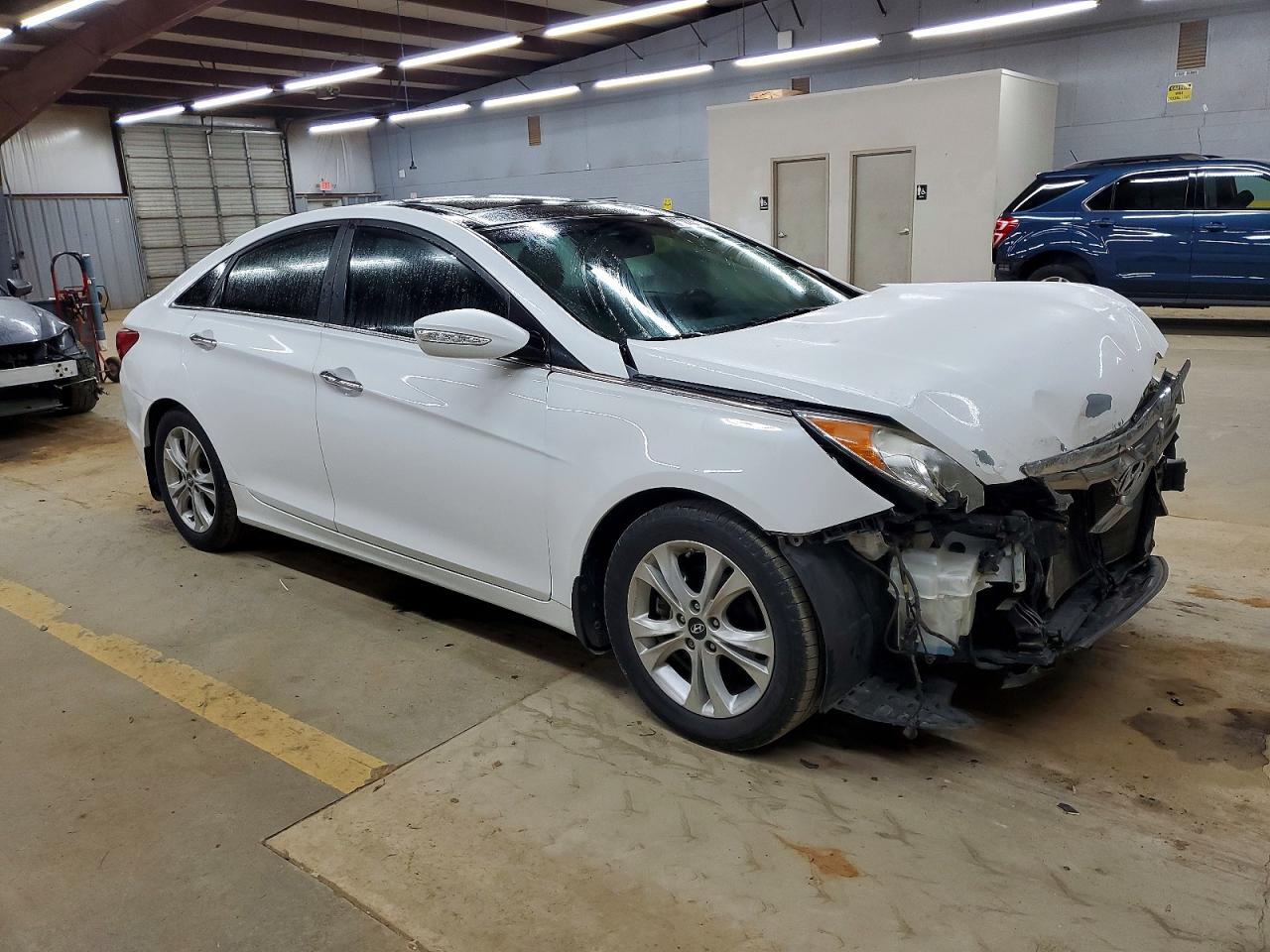 2013 HYUNDAI SONATA SE photo 4