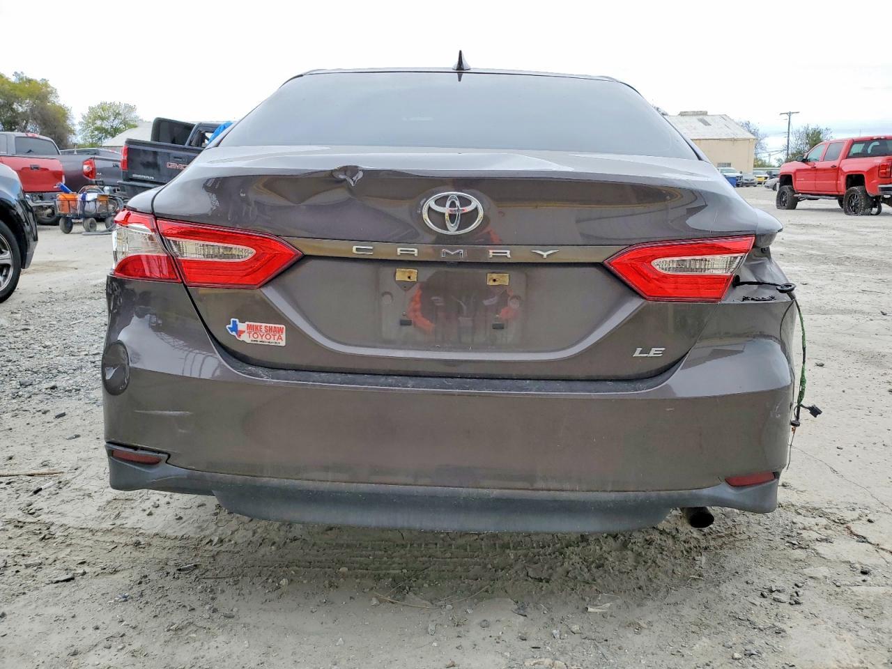 2019 TOYOTA CAMRY L photo 6