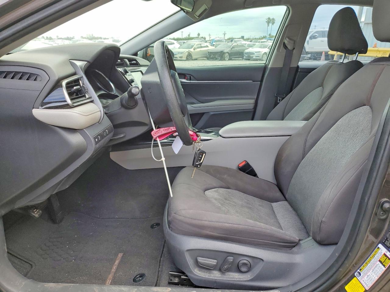 2019 TOYOTA CAMRY L photo 7