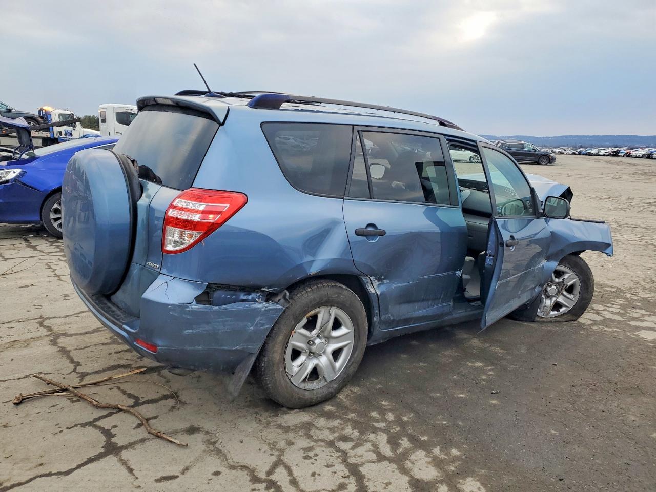 2009 TOYOTA RAV4 photo 3