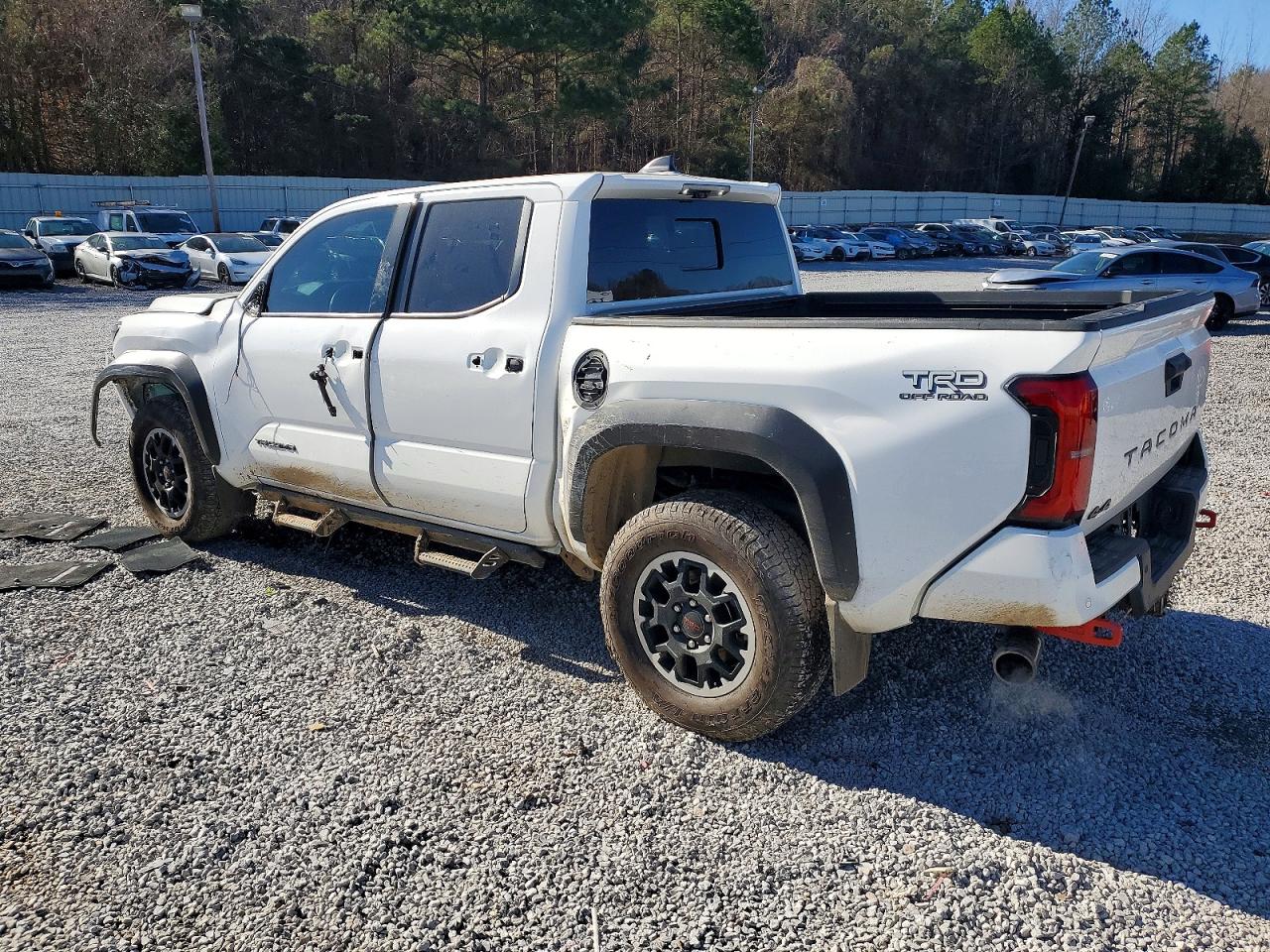 2024 TOYOTA TACOMA DOUBLE CAB photo 2