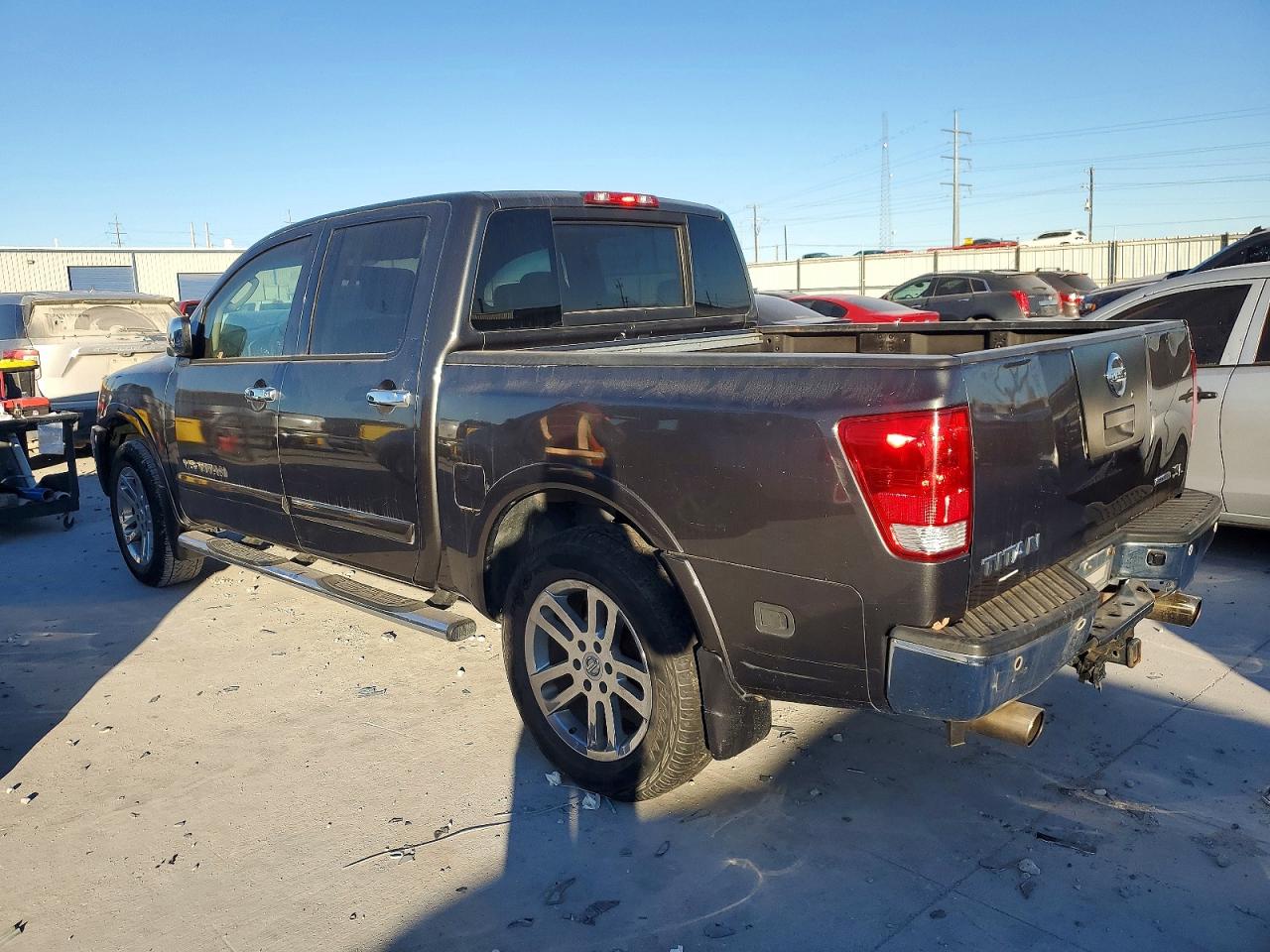 2011 NISSAN TITAN S photo 2