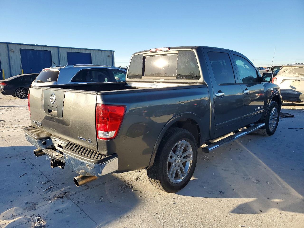 2011 NISSAN TITAN S photo 3