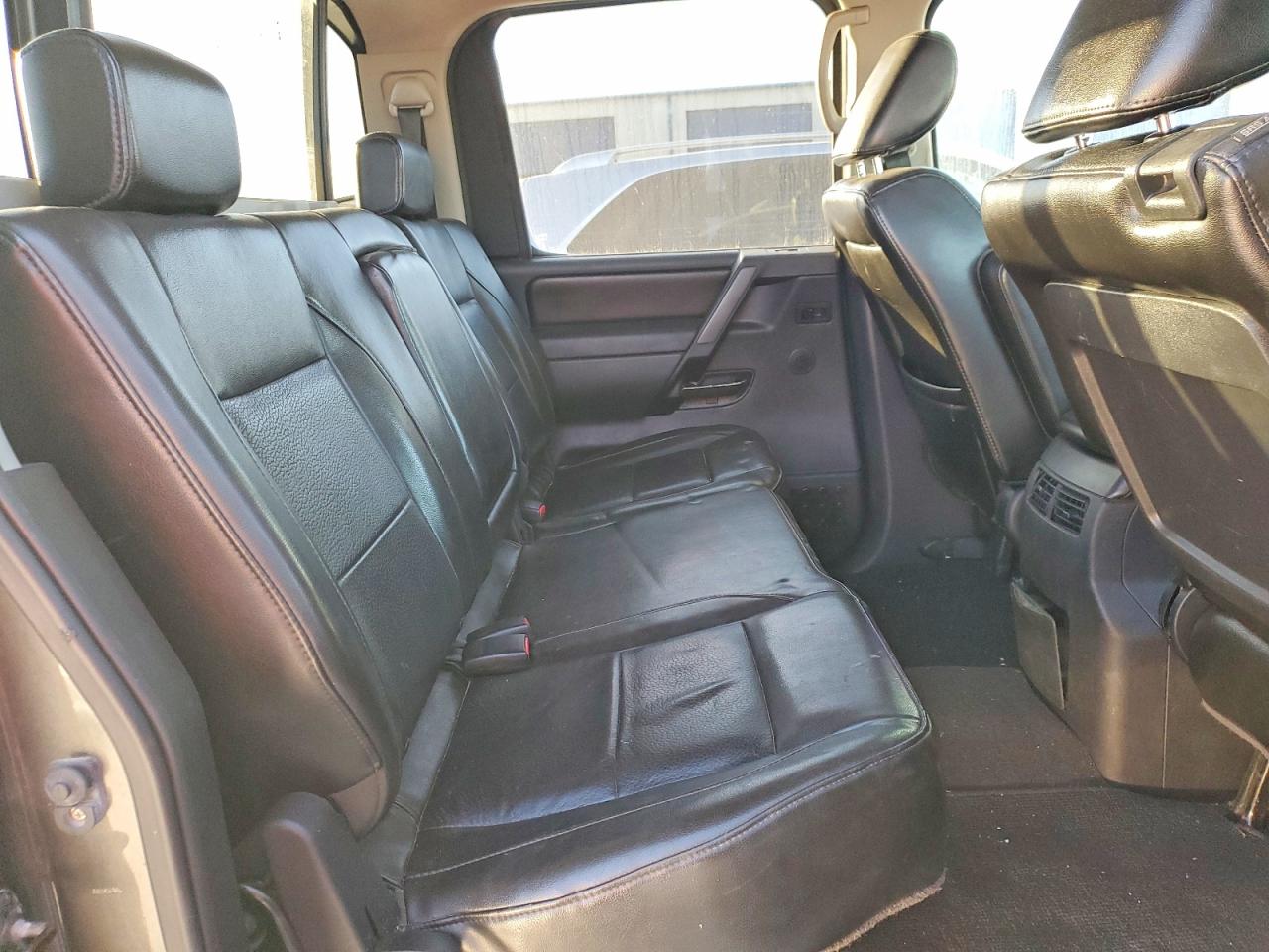2011 NISSAN TITAN S photo 10