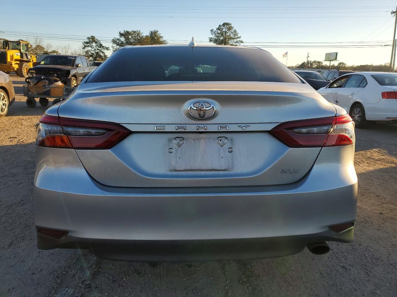 2024 TOYOTA CAMRY XLE photo 6
