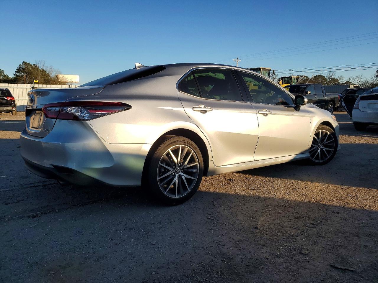 2024 TOYOTA CAMRY XLE photo 3