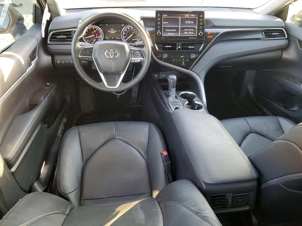 2024 TOYOTA CAMRY XLE photo 8