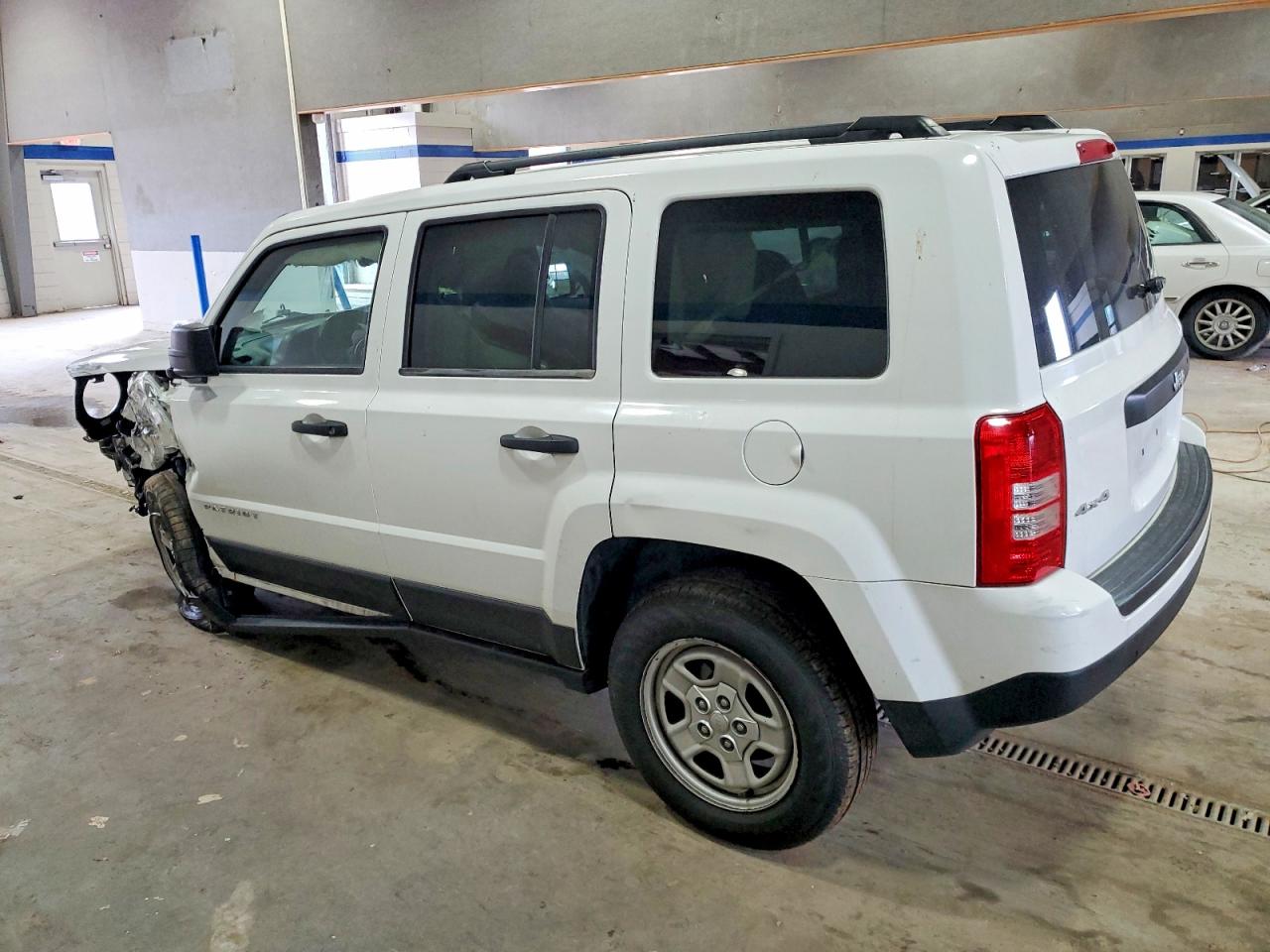 2014 JEEP PATRIOT SPORT photo 2