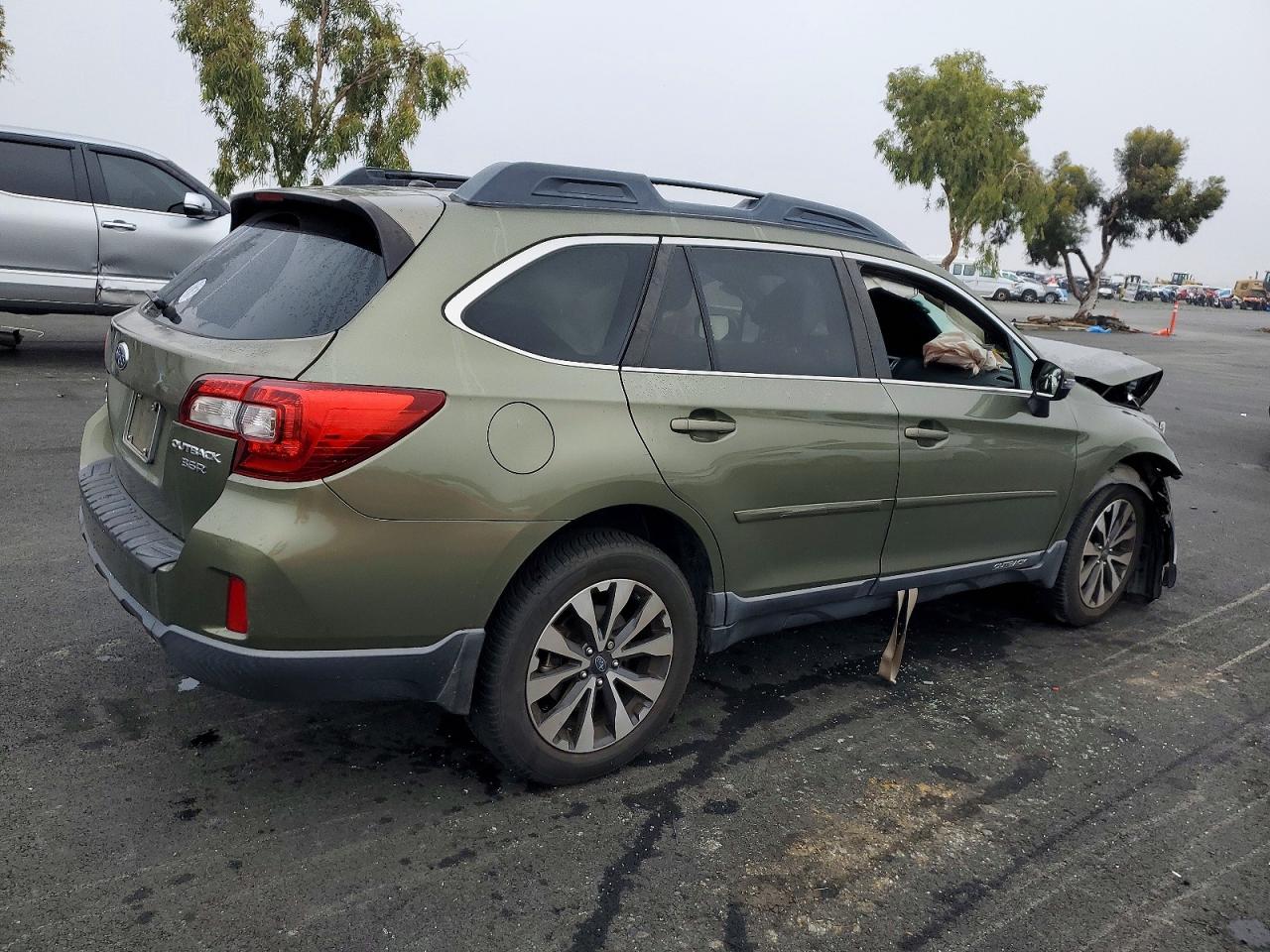 2015 SUBARU OUTBACK 3.6R LIMITED photo 3