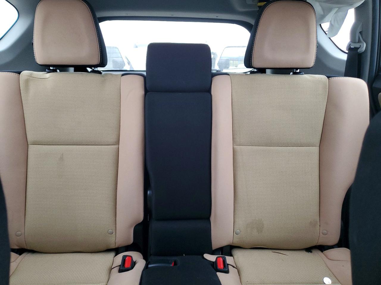 2016 TOYOTA RAV4 XLE photo 10