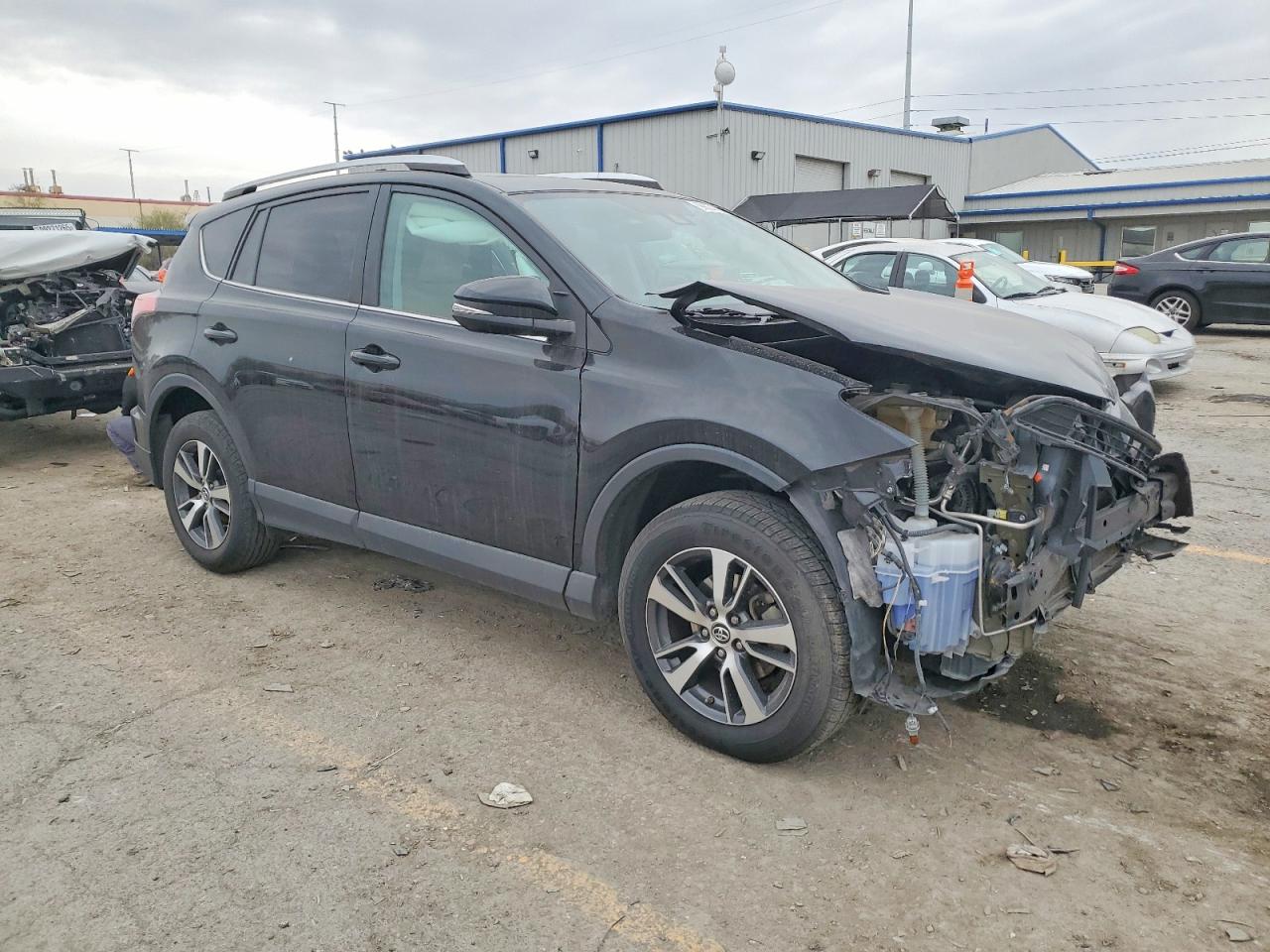 2016 TOYOTA RAV4 XLE photo 4