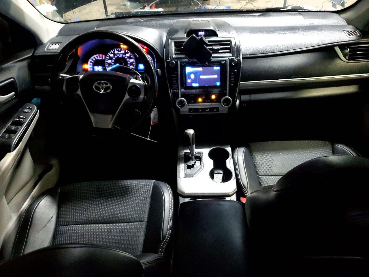2013 TOYOTA CAMRY L photo 8