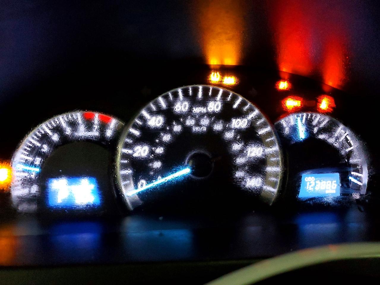 2013 TOYOTA CAMRY L photo 9