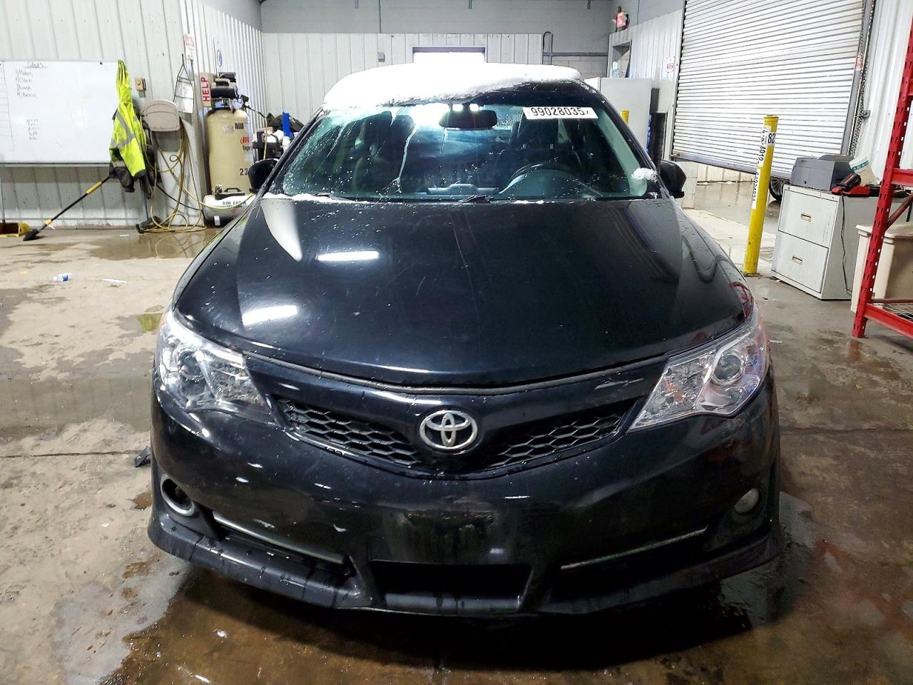 2013 TOYOTA CAMRY L photo 5