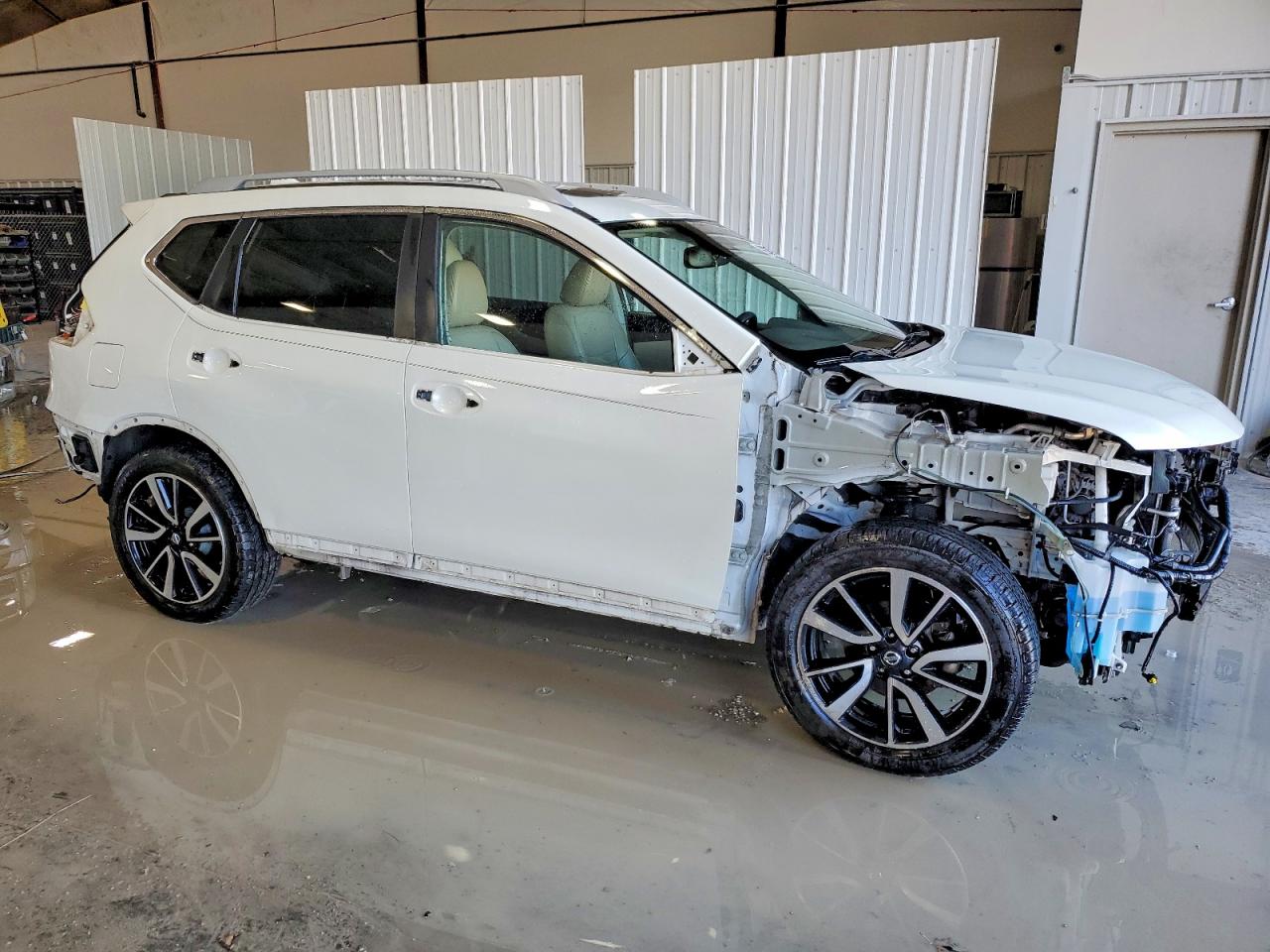 2019 NISSAN ROGUE S photo 4