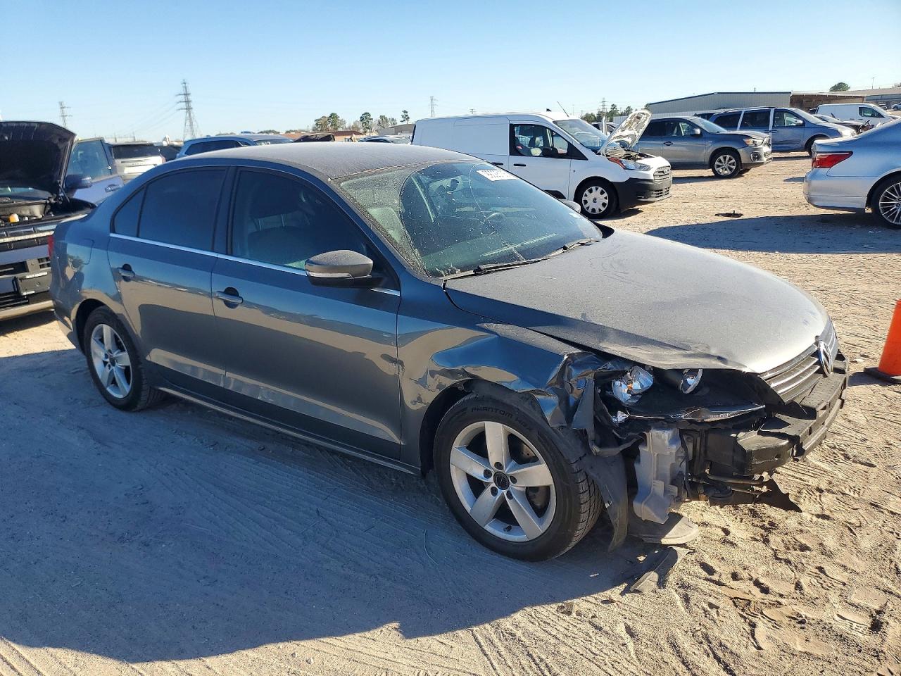2013 VOLKSWAGEN JETTA TDI photo 4