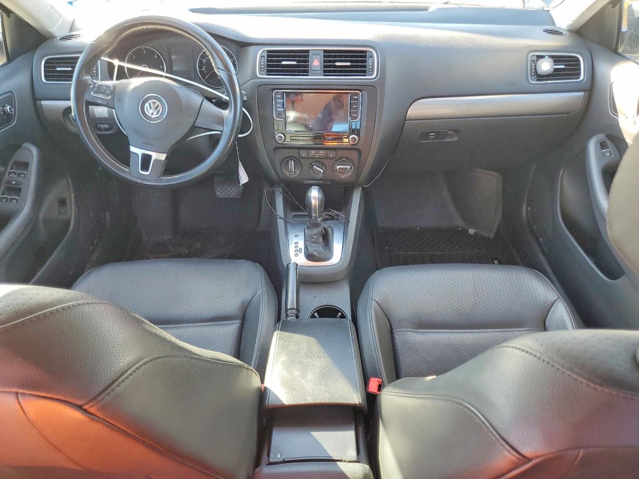 2013 VOLKSWAGEN JETTA TDI photo 8
