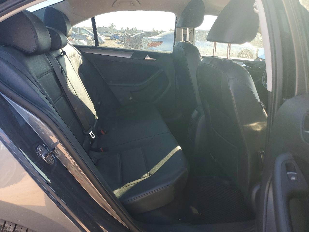 2013 VOLKSWAGEN JETTA TDI photo 10