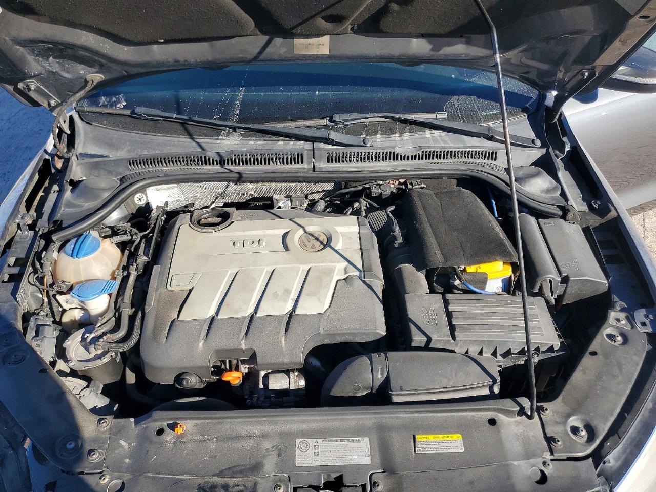 2013 VOLKSWAGEN JETTA TDI photo 11