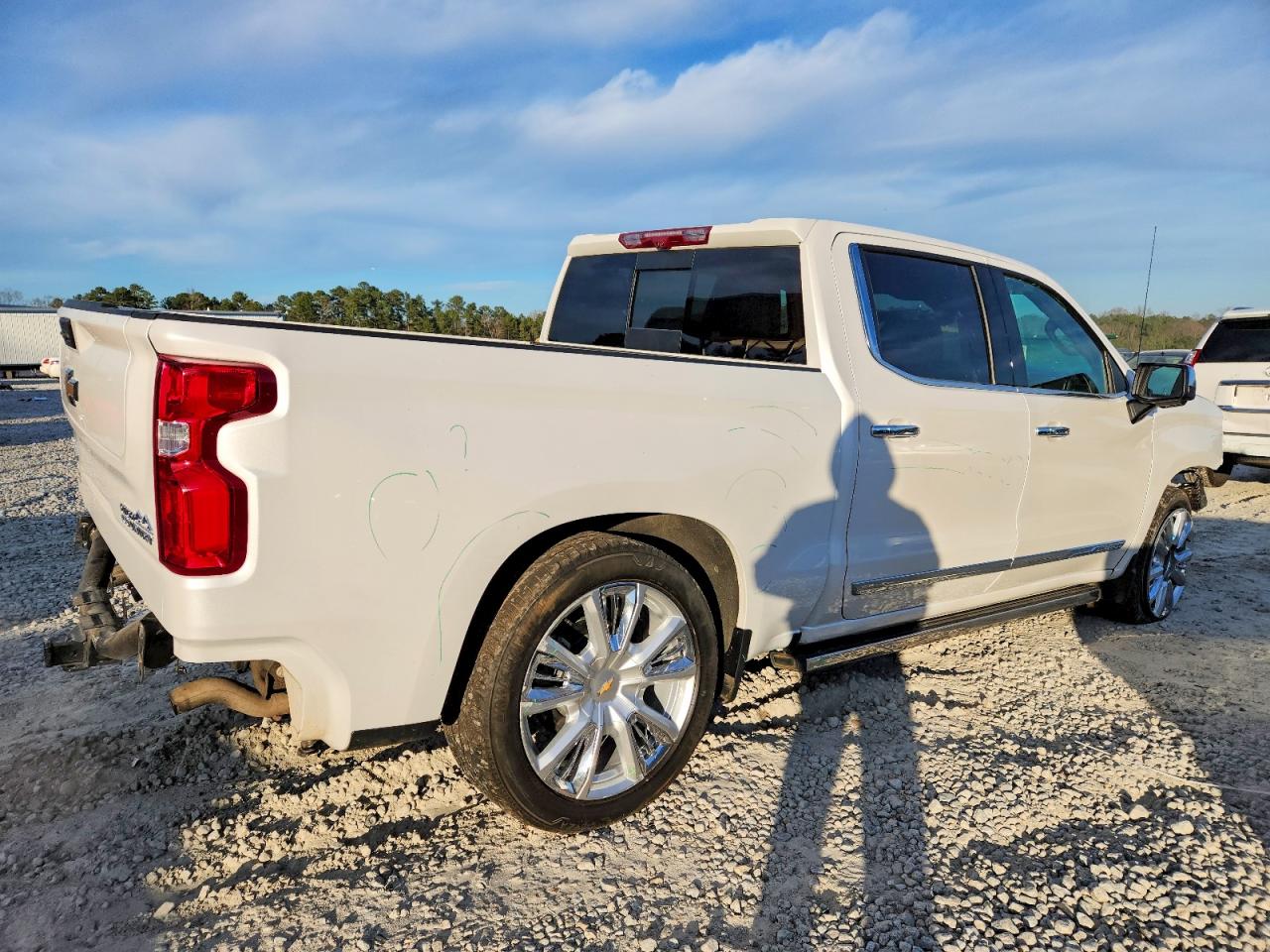 2023 CHEVROLET SILVERADO C1500 HIGH COUNTRY photo 3