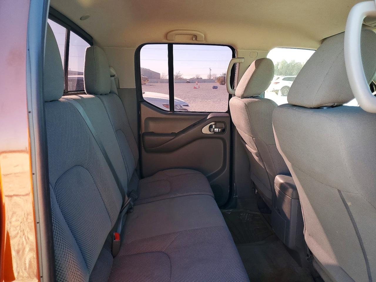 2018 NISSAN FRONTIER S photo 10