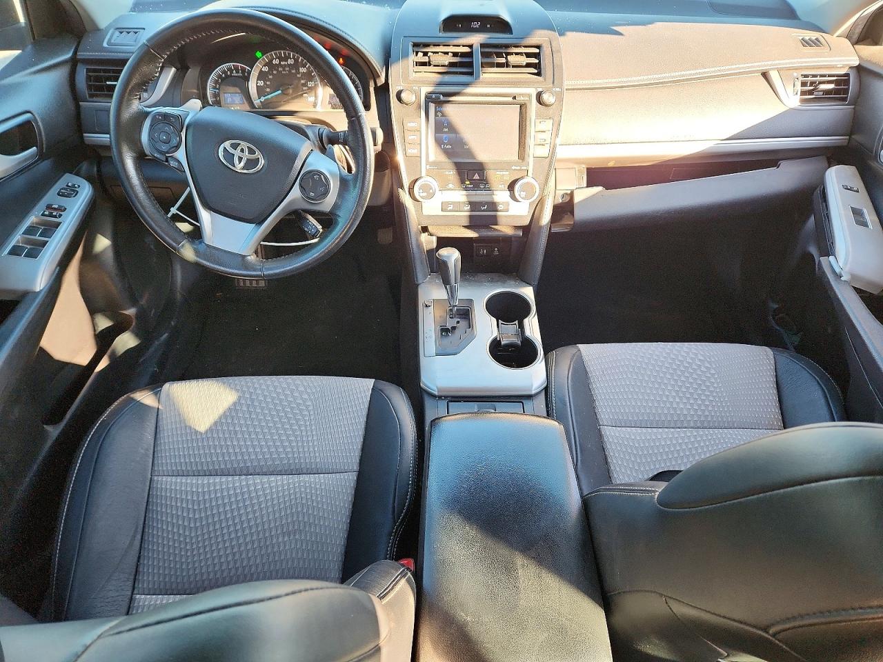 2014 TOYOTA CAMRY L photo 8