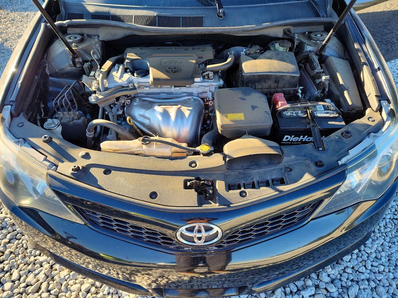 2014 TOYOTA CAMRY L photo 11