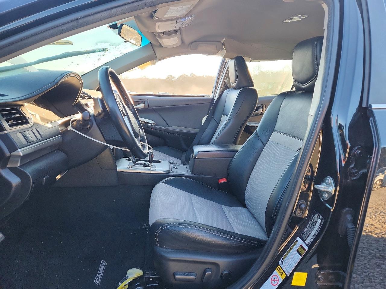 2014 TOYOTA CAMRY L photo 7