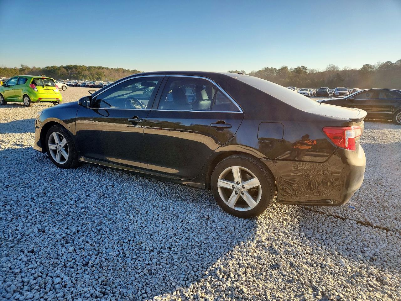 2014 TOYOTA CAMRY L photo 2