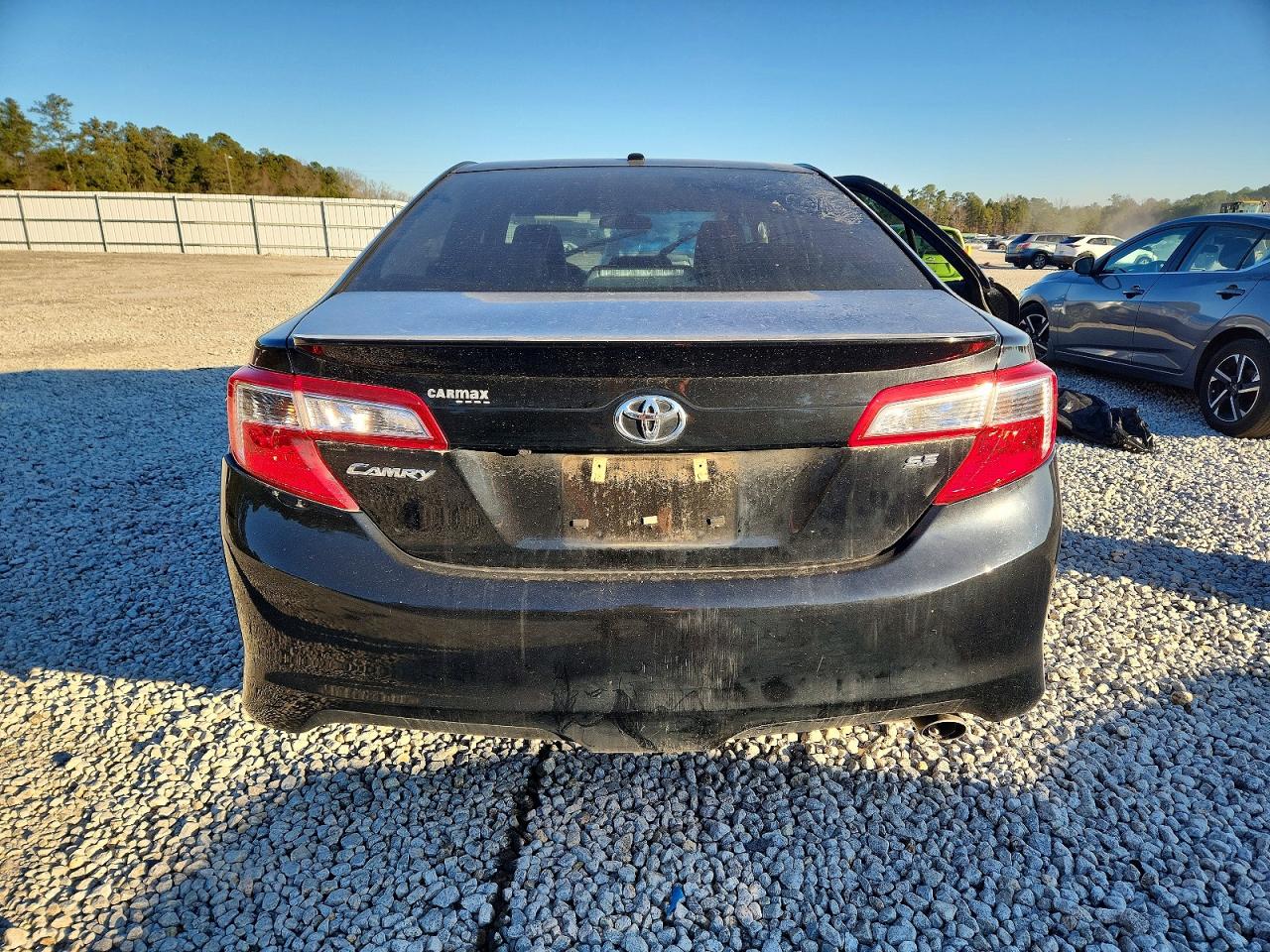 2014 TOYOTA CAMRY L photo 6