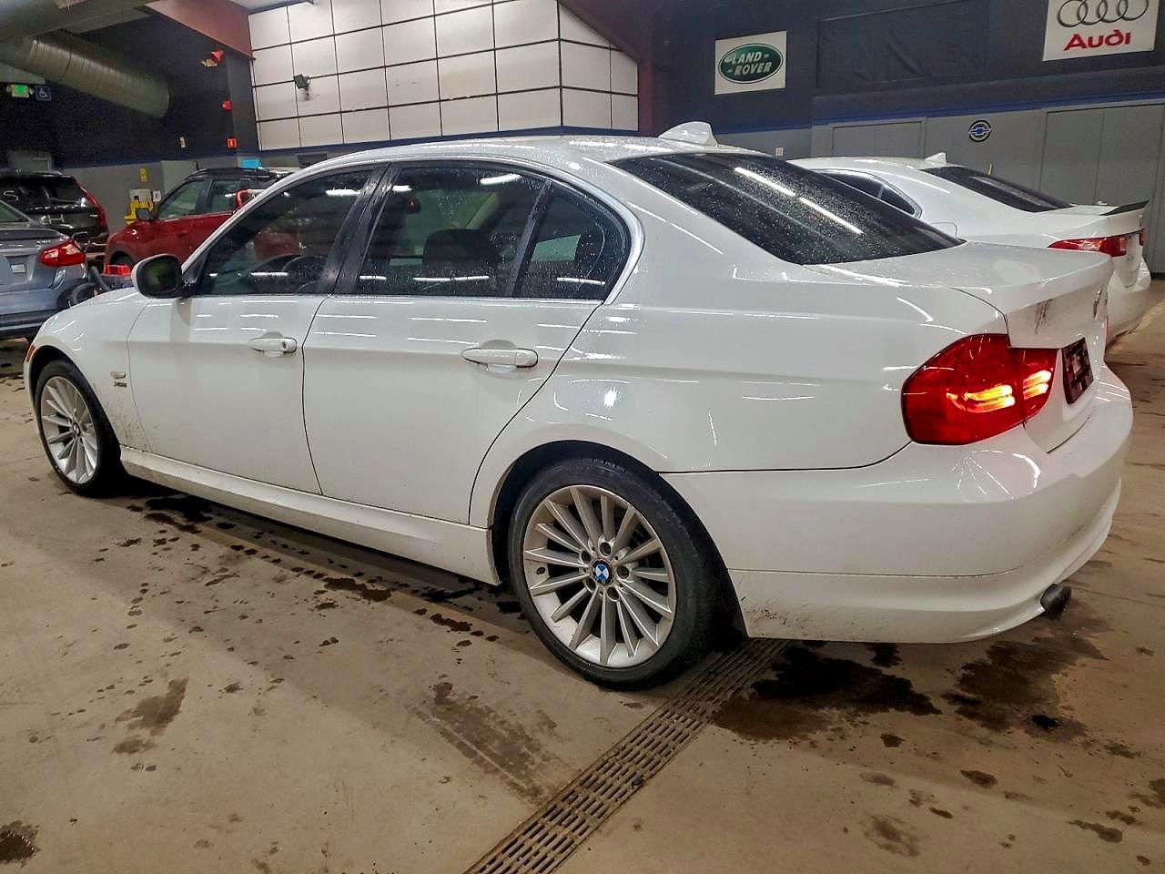 2011 BMW 335 XI photo 2
