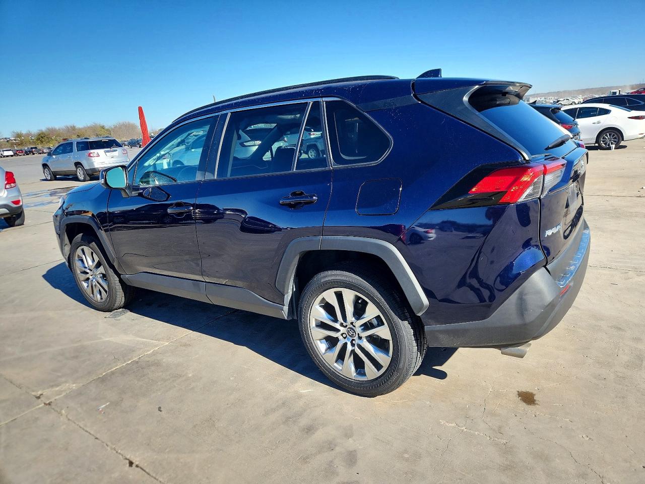 2021 TOYOTA RAV4 XLE PREMIUM photo 2