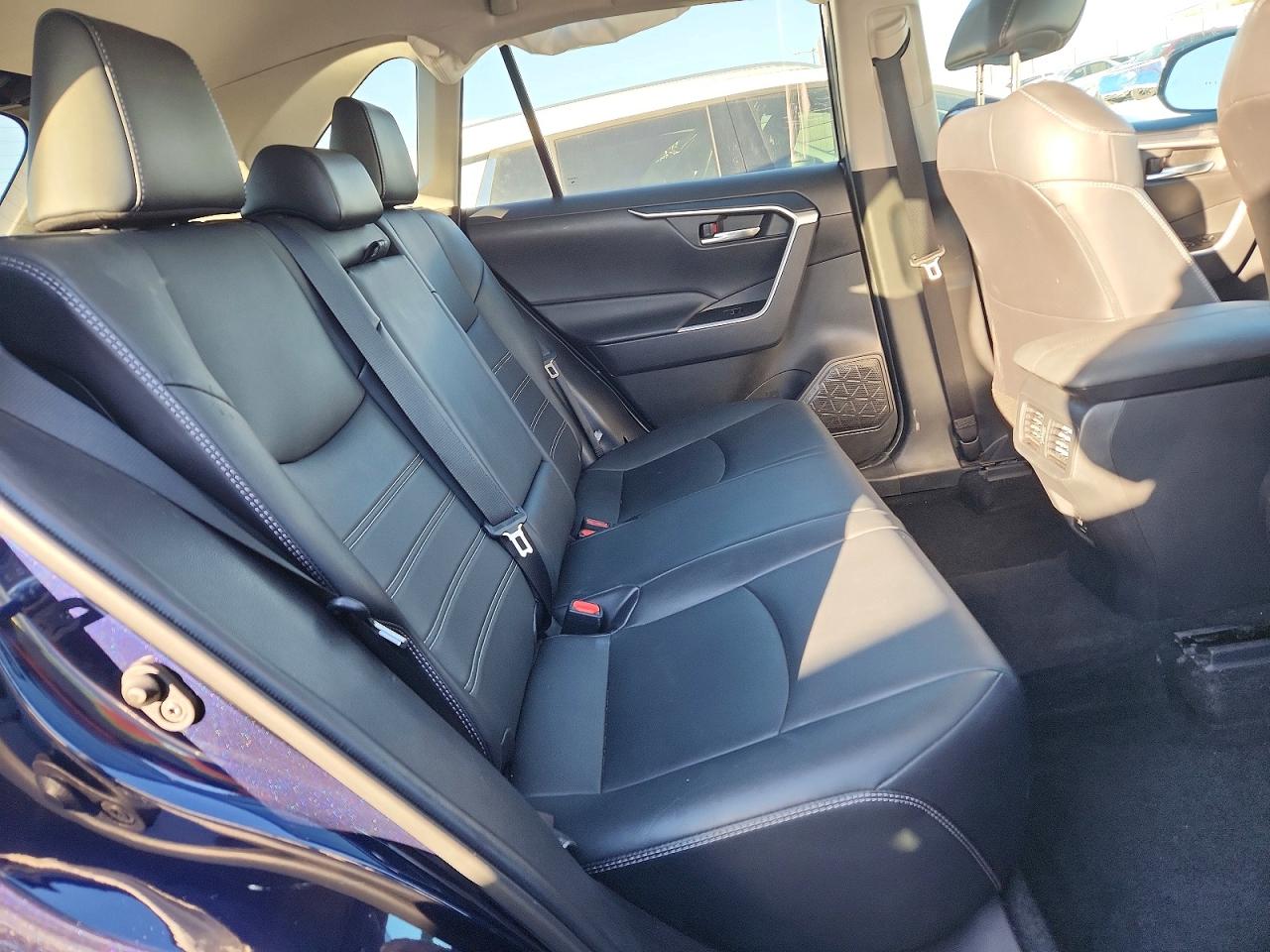 2021 TOYOTA RAV4 XLE PREMIUM photo 11