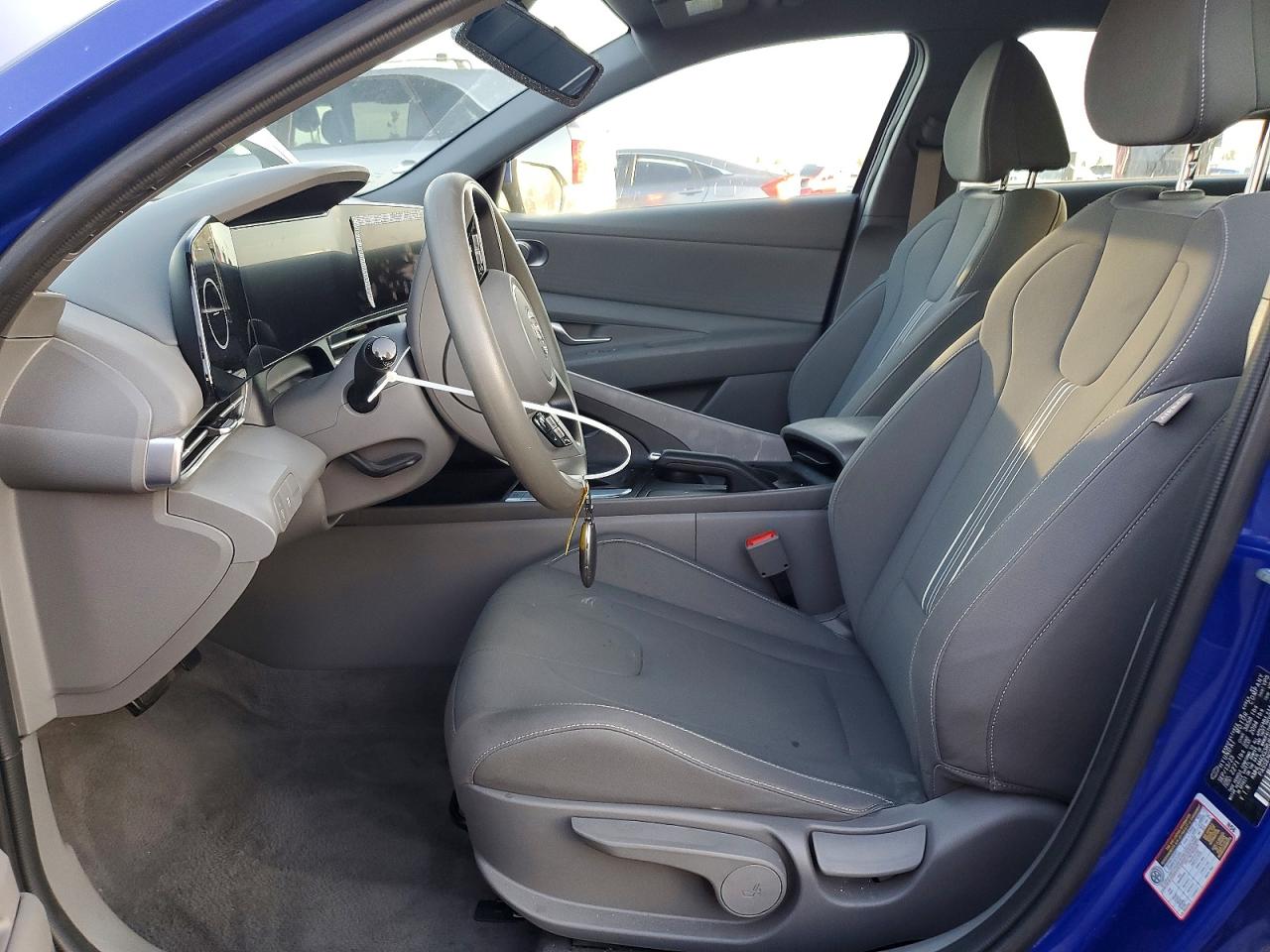 2024 HYUNDAI ELANTRA SEL photo 13