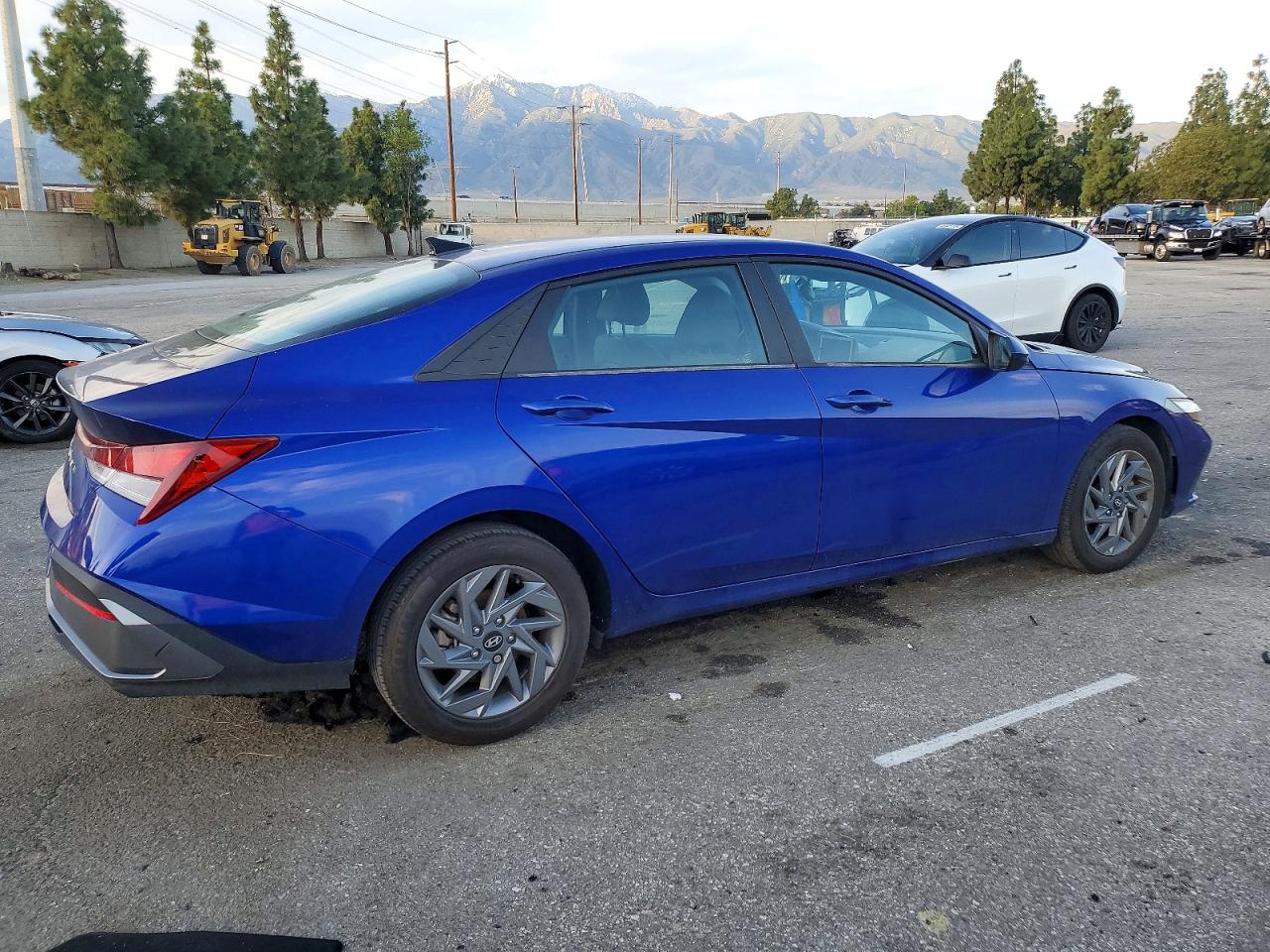 2024 HYUNDAI ELANTRA SEL photo 5