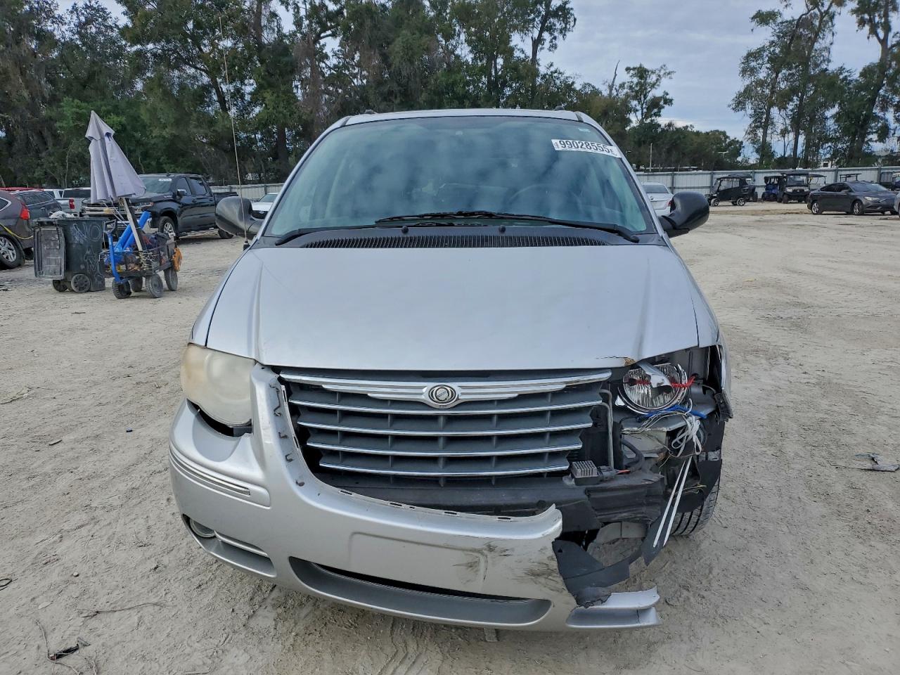2006 CHRYSLER TOWN & COUNTRY LIMITED photo 5