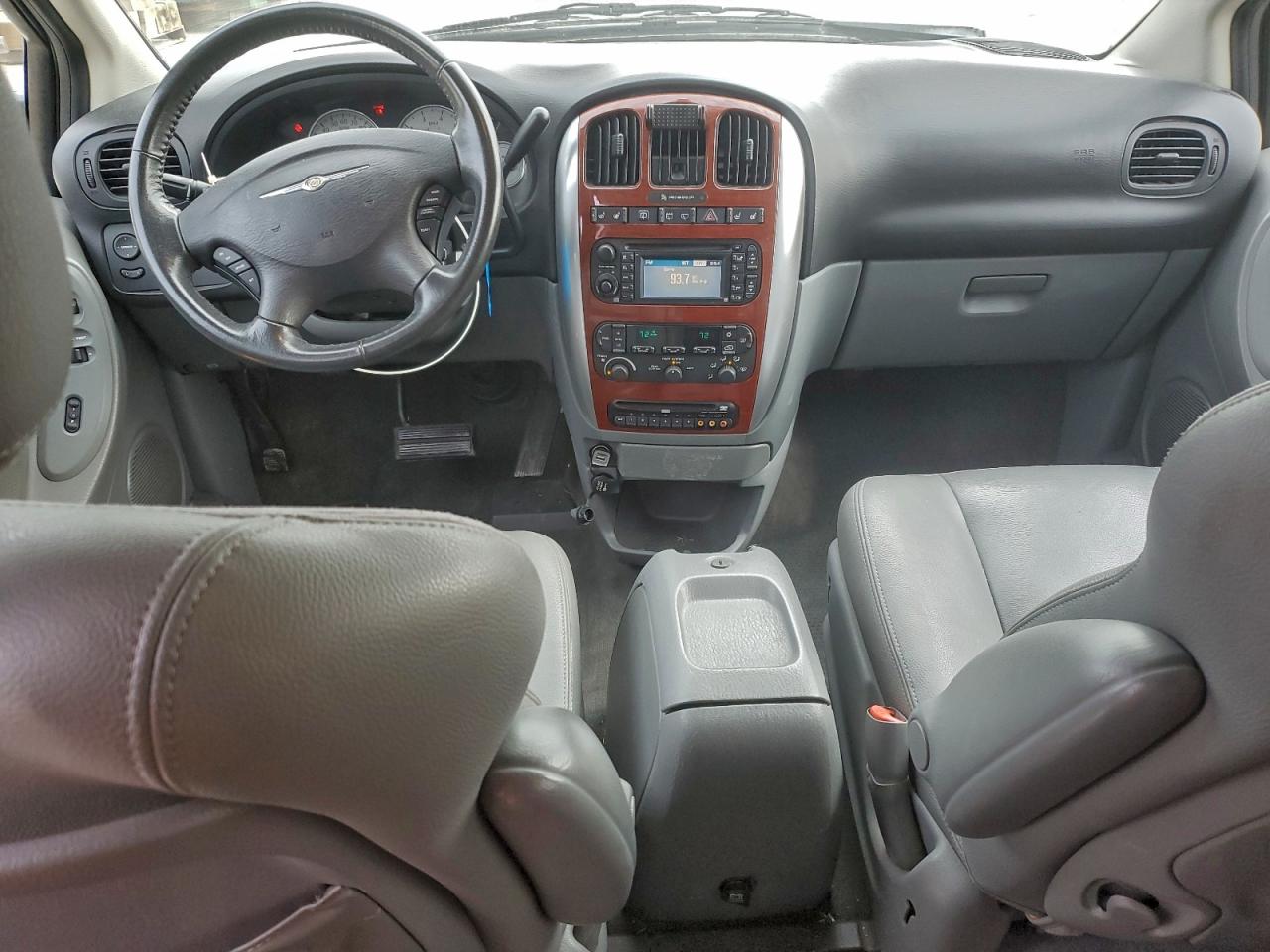 2006 CHRYSLER TOWN & COUNTRY LIMITED photo 8