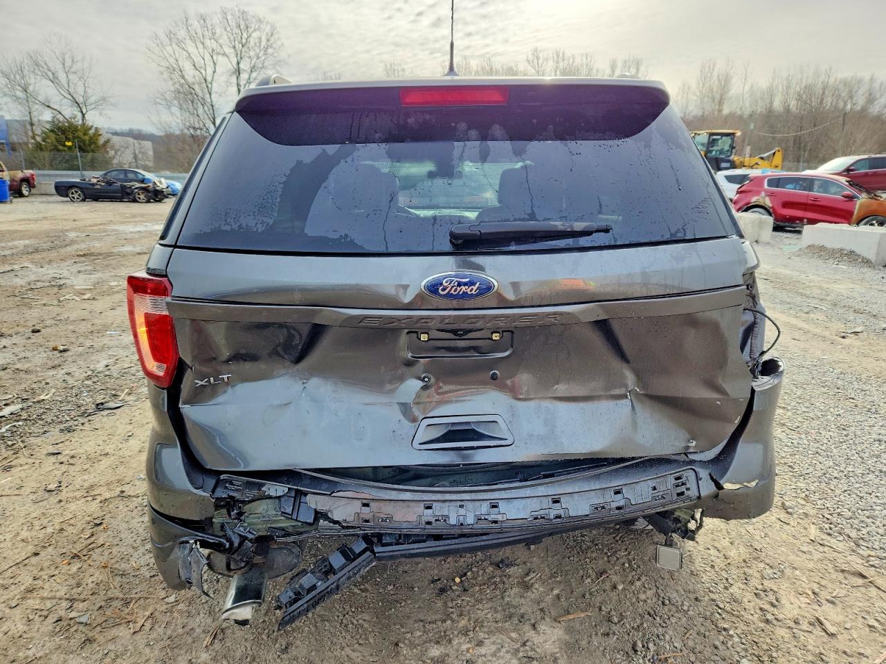 2019 FORD EXPLORER XLT photo 6