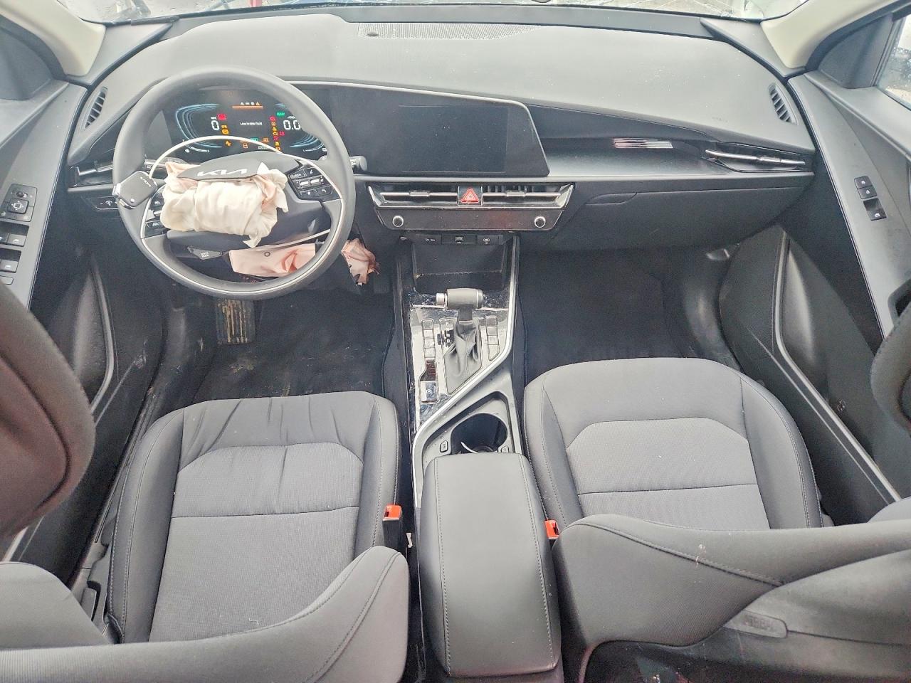 2025 KIA NIRO LX photo 8