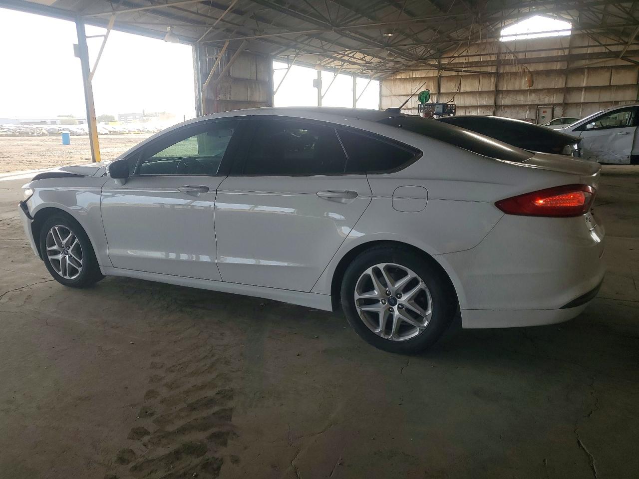 2013 FORD FUSION SE photo 2